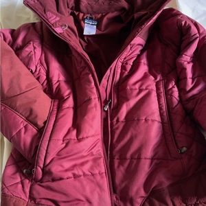Patagonia Women’s Rubicon Rider Snow Puffer Jacket With Removable Hood s…
